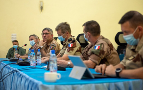 general_ridzak_vystoupil_na_francouzskem_kurzu_generalniho_stabu_3.jpg