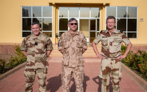 general_ridzak_vystoupil_na_francouzskem_kurzu_generalniho_stabu_4.jpg